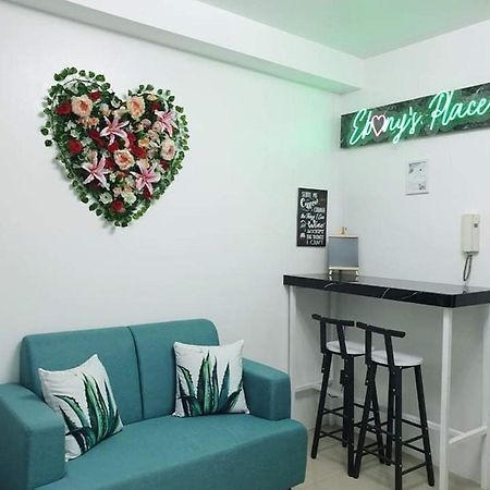 Ebony'S Place At Shore Residences Manila Exterior photo